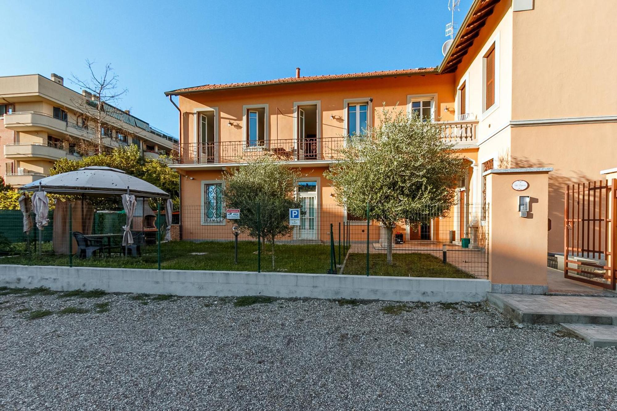 Al 33 Di Via Roma - Apartments Cardano Al Campo Buitenkant foto